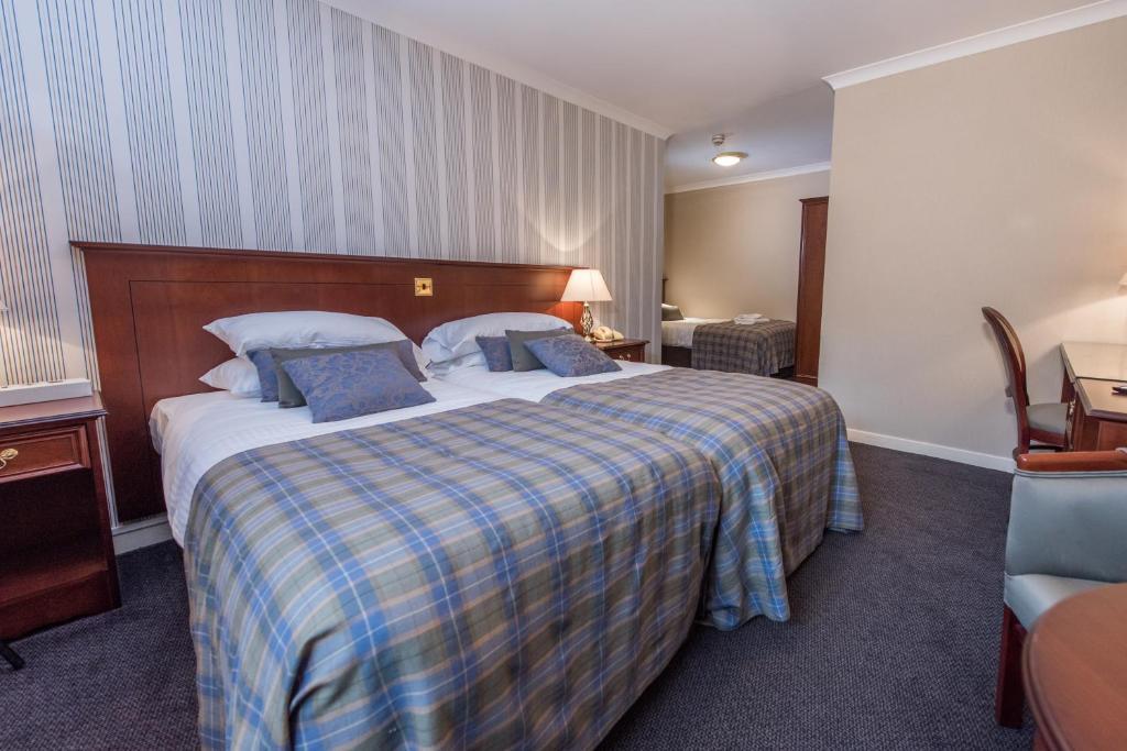 Alexandra Hotel image 1